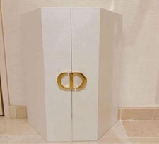 DIOR Le 30 Montaigne Beauty